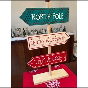Wondershop North Pole sign 🪧🎄☃️